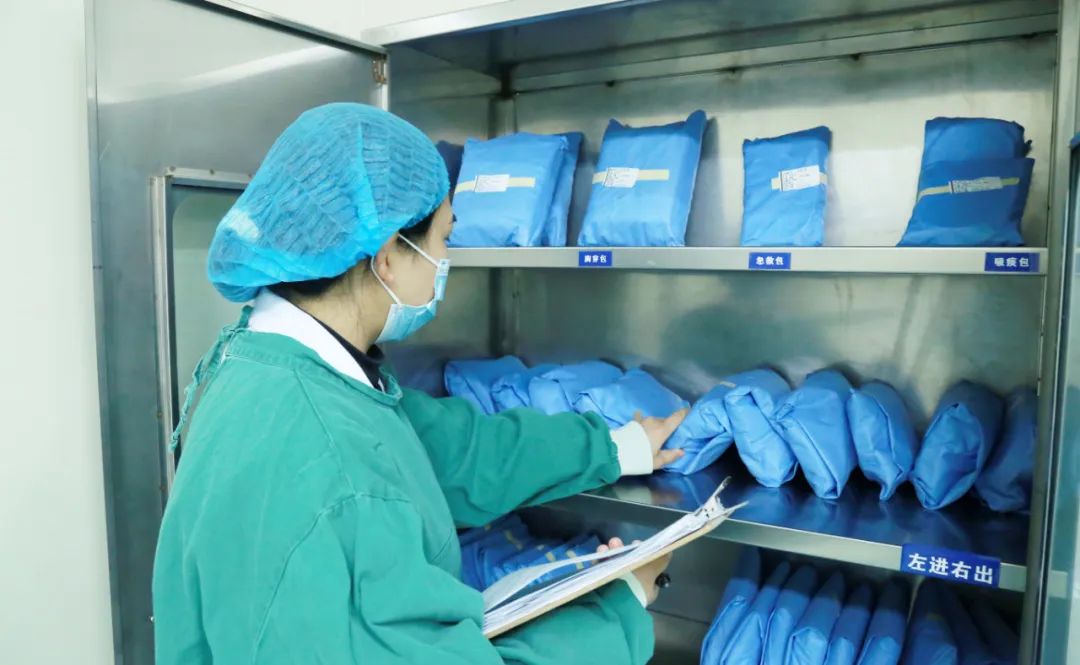 喜报连连!四川结石病医院护士长何静斩获全市消供知识竞赛三等奖!(图6) 喜报连连!四川结石病医院护士长何静斩获全市消供知识竞赛三等奖!(图6)