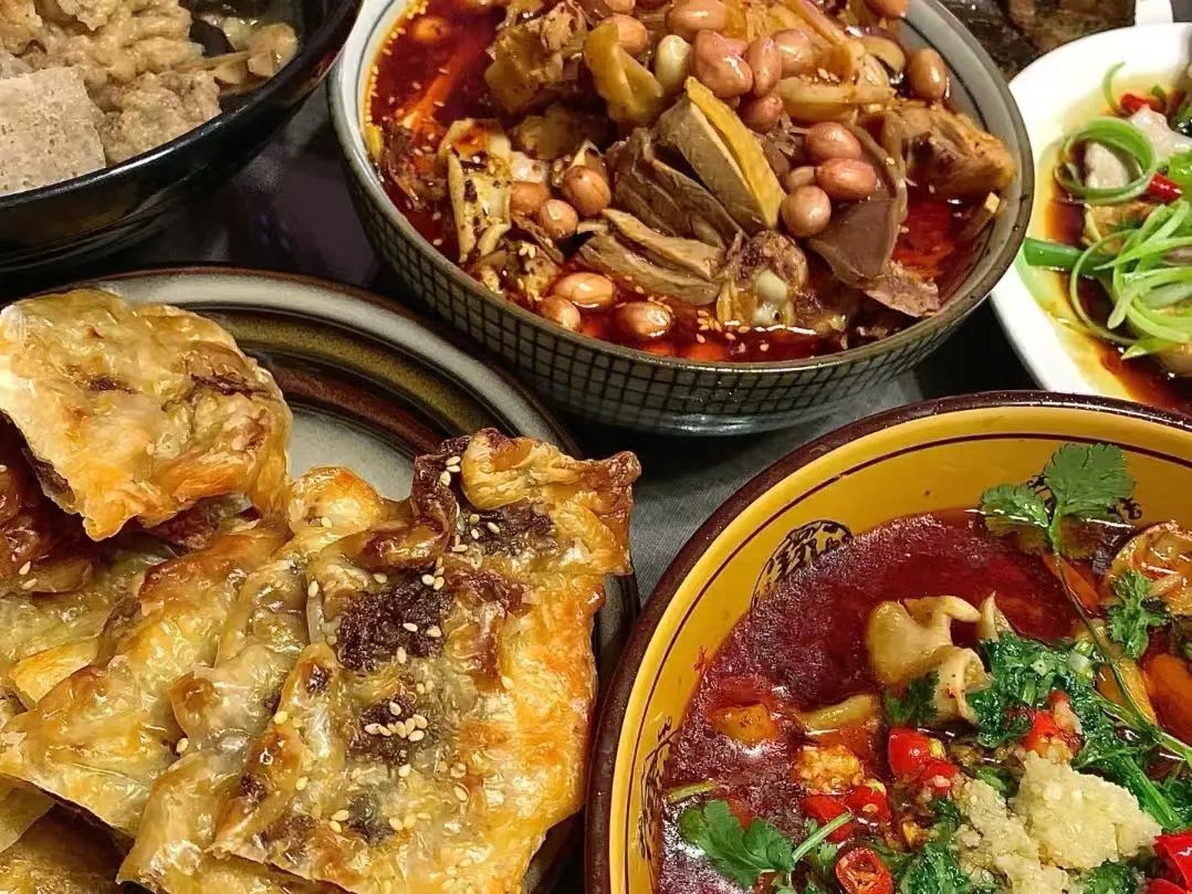 四川结石病医院医生提醒:记住这些“招数”,春节吃饭、打牌必备(图2) 四川结石病医院医生提醒:记住这些“招数”,春节吃饭、打牌必备(图2)