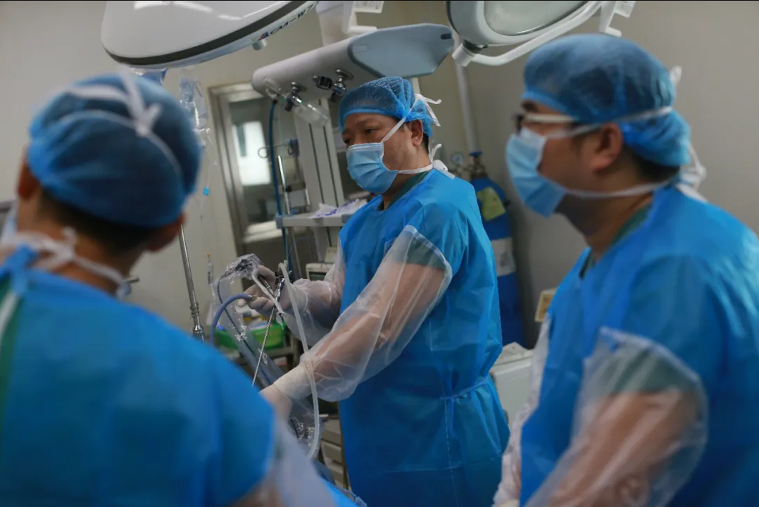 男子腰部胀痛多年不愿就医，偶然检查才知双肾积水危机重重！「四川肾结石医院」(图2)