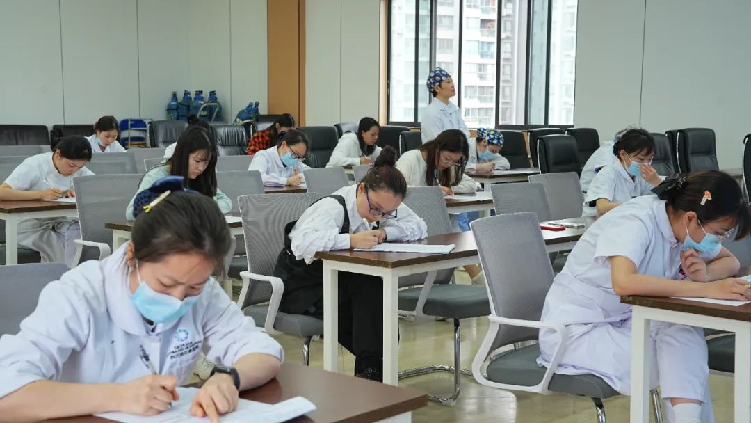 以考促学：四川结石病医院开展护理人员2025上半年“三基三严”理论考试(图5)