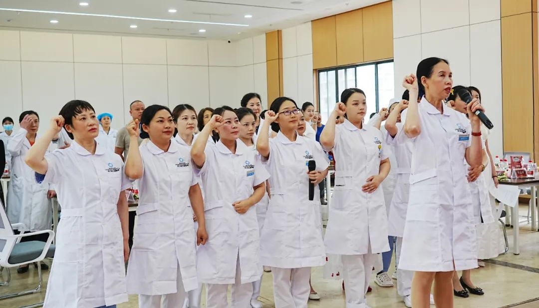 南丁格尔精神绽放！这场护士节庆典，有温度更有力量【四川结石病专科医院】(图4)