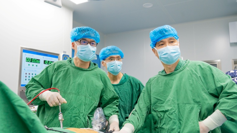 四川眉山女子毫无感觉，胆囊里竟疯长出108颗“好汉结石”【四川保胆取石最好的医院排名】(图4)