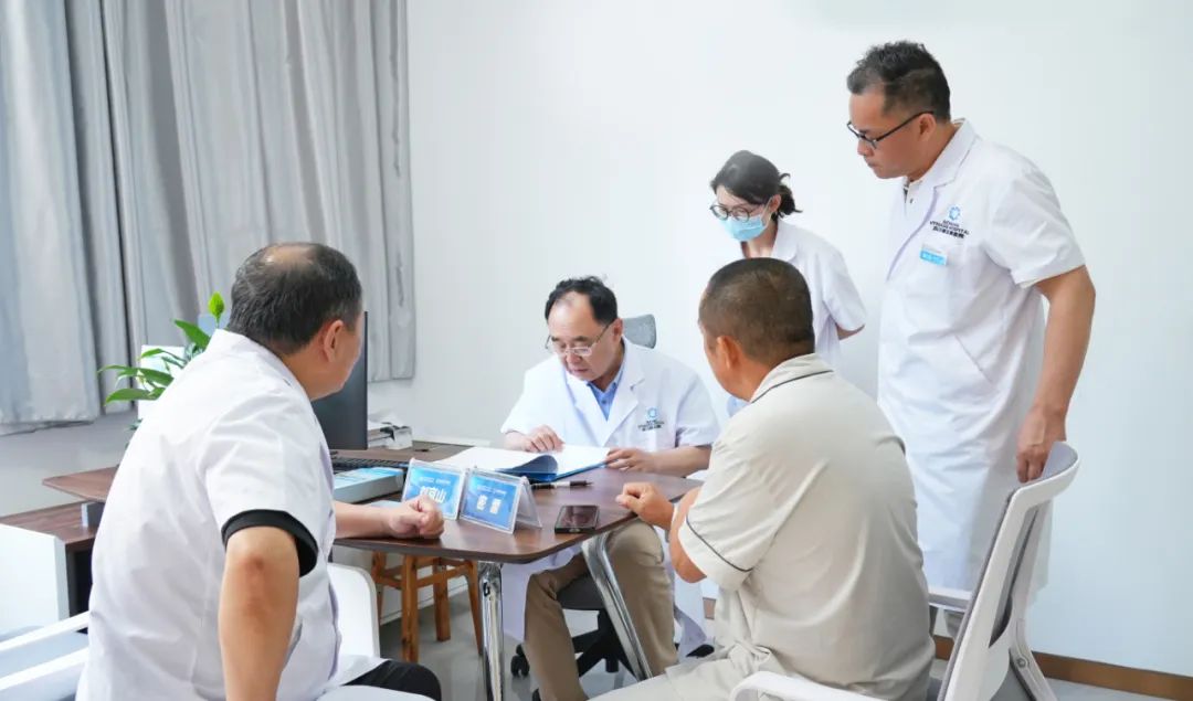 全国权威保胆专家齐聚四川结石病医院 共探“中国医师协会内镜保胆培训基地”高质量发展路径(图11)