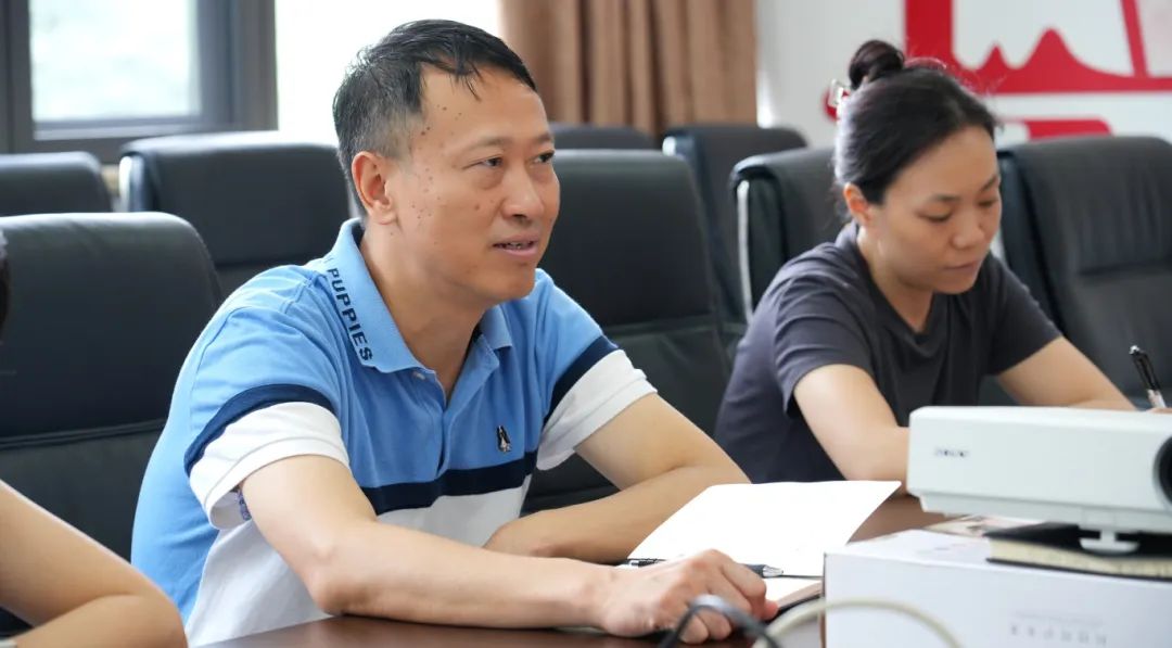 光荣在党50年！成都市街道党工委为四川结石病医院老党员授章(图7)