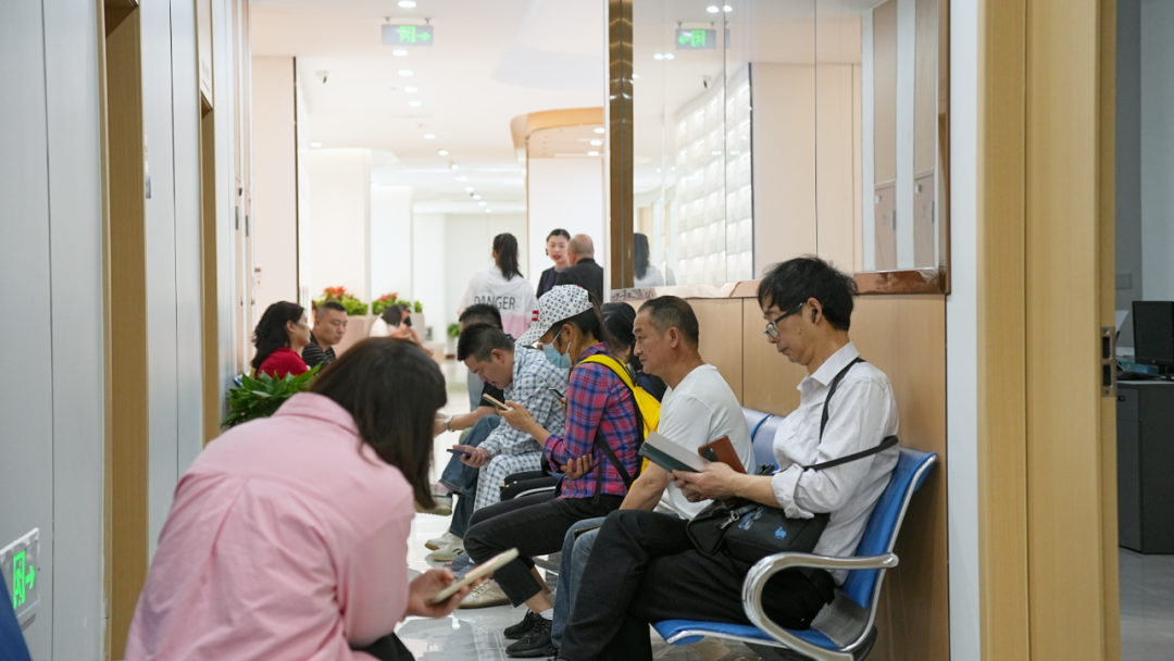 胆结石无症状期,保胆有哪些好处?何明刚主任为你全面详解【四川胆结石专科医院】(图2) 胆结石无症状期,保胆有哪些好处?何明刚主任为你全面详解【四川胆结石专科医院】(图2)