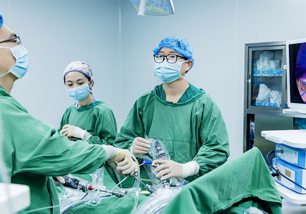 都江堰患者胆囊惊现1343颗结石 拖延治疗致胆囊坏疽【四川胆结石专科医院】(图3) 都江堰患者胆囊惊现1343颗结石 拖延治疗致胆囊坏疽【四川胆结石专科医院】(图3)