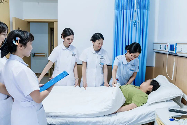 喜讯!四川结石病医院加入护理专科联盟,省级护理标准护航百姓健康(图4) 喜讯!四川结石病医院加入护理专科联盟,省级护理标准护航百姓健康(图4)